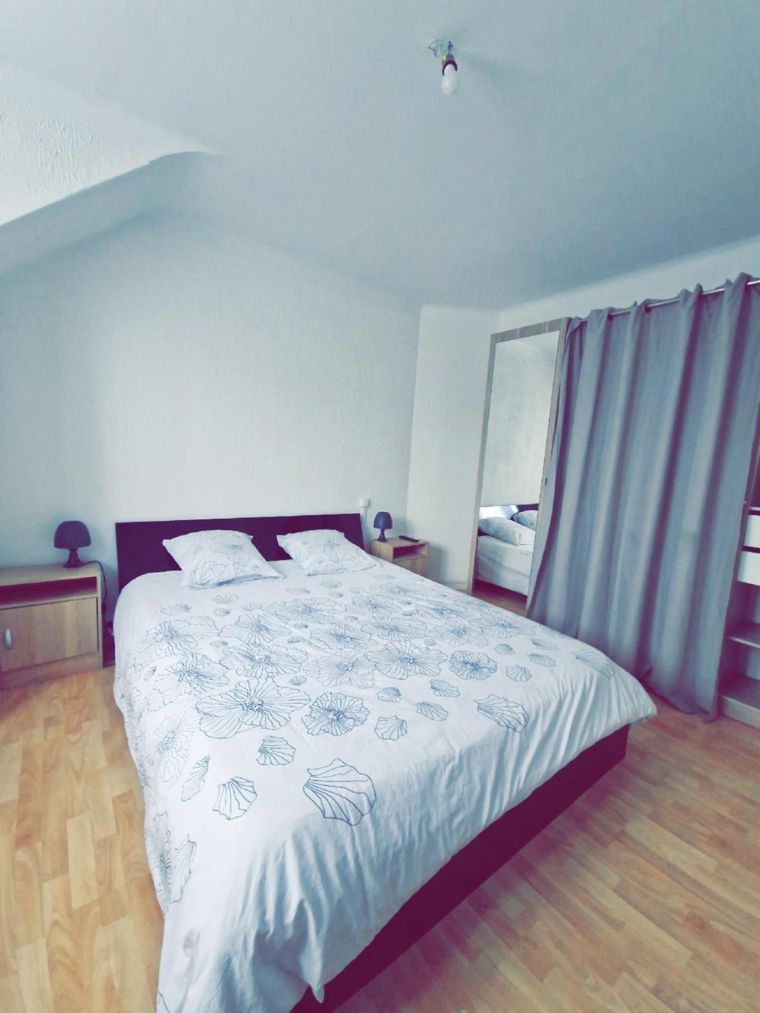 Le Trinidad Daire Troyes Dış mekan fotoğraf